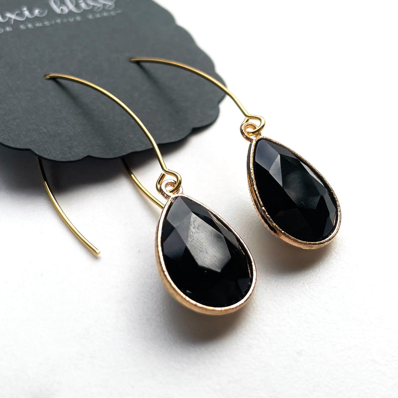 Fascination in Black - Dixie Bliss - Dangle Earrings